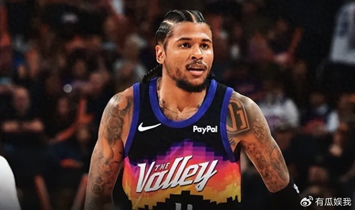 kaiyun-又轰21+6+2！登顶历史第一，杰伦格林再超神下去，火箭就追悔莫及|太阳|布克|德雷蒙德·格林|灰熊|季后赛_新浪体育_新浪新闻